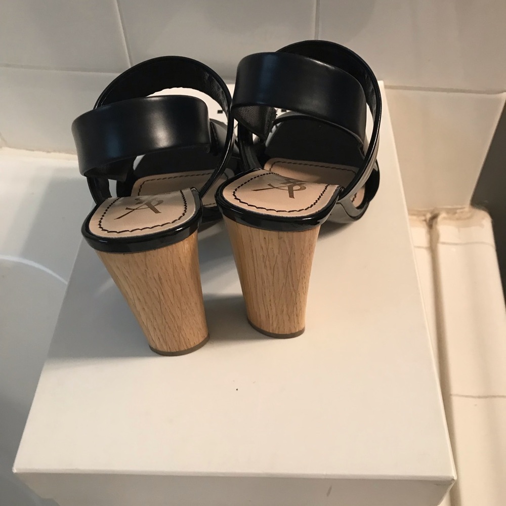 YSL Sandals - Picture 2 of 5